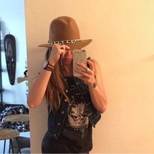 Forever 21 hat caramel color